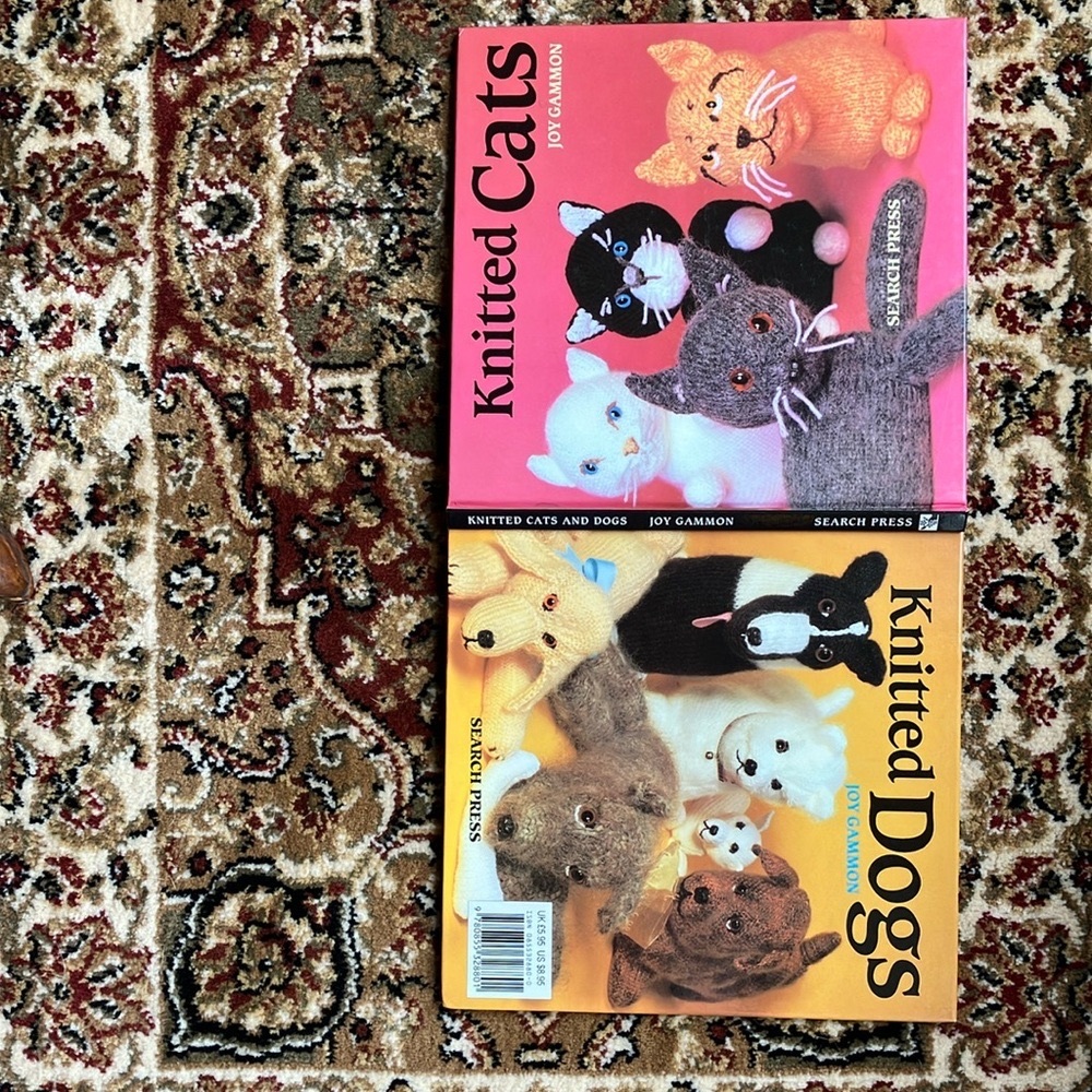 Knitted Cats and Dogs book by Joy Gammon